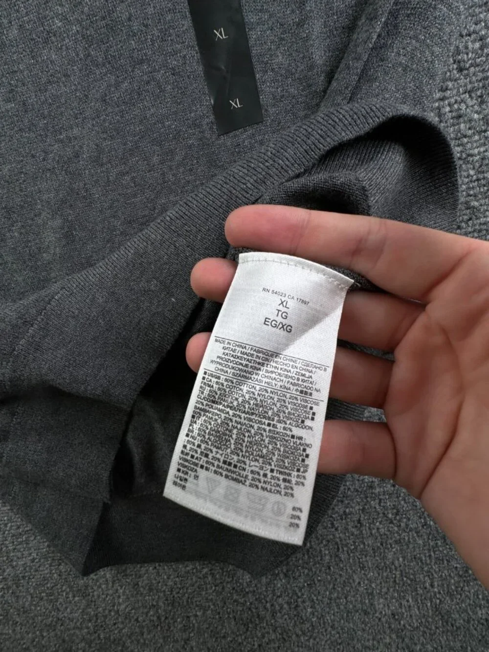 NWOT Banana Republic Pullover Luxe Sweater XL Gray V Neck Knit Soft Cotton Blend